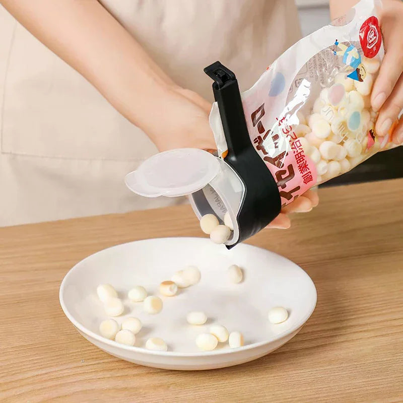 4PCS Food Bag Clips With Pour Spout, Durable Plastic Sealing Clips For Snacks, Cereal, Pet Food – Easy Pour Bag Clips