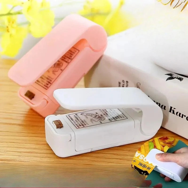 Mini Sealing Machine for Home Use Portable for Sealing Moisture-proof Plastic Bags of Snacks Main image