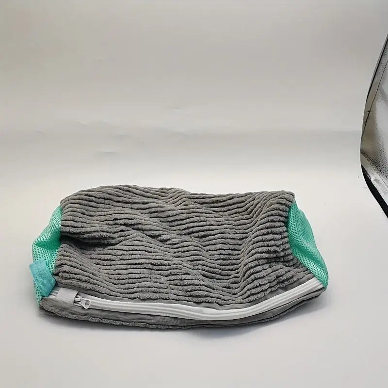 1pc Fluffy Shoe Washing Bag 360° Surround Cleaning Reusable Durable Machine-Washable Laundry Bag with Zipper Closure